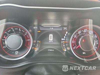 Zdjęcie 9 z 12 samochodu: 2016 DODGE CHALLENGER SXT VIN:2C3CDZAG0GH113636 - miniatura