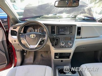 Zdjęcie 9 z 10 samochodu: 2020 TOYOTA SIENNA LE 8-PASSENGER VIN:5TDKZ3DC1LS043252 - miniatura