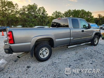 Trzecie zdjęcie samochodu z tyłu: 2006 CHEVROLET SILVERADO C2500 HEAVY DUTY VIN:1GCHC29D56E232908 - miniatura