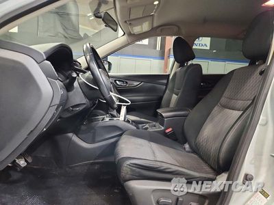 Zdjęcie 7 z 13 samochodu: 2018 NISSAN ROGUE SV VIN:JN8AT2MV8JW353408 - miniatura