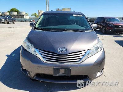 Piąte zdjęcie samochodu w środku: 2015 TOYOTA SIENNA XLE 8-PASSENGER VIN:5TDYK3DC8FS641809 - miniatura