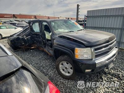 Czwarte zdjęcie samochodu z boku: 2011 CHEVROLET SILVERADO K1500 LT VIN:1GCPKSE31BF150125 - miniatura