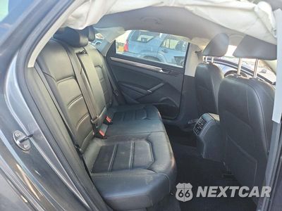 Zdjęcie 10 z 12 samochodu: 2017 VOLKSWAGEN PASSAT SE VIN:1VWGT7A3XHC027723 - miniatura