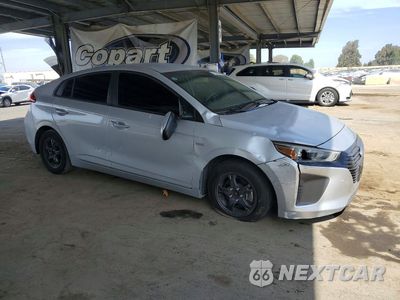 Czwarte zdjęcie samochodu z boku: 2018 HYUNDAI IONIQ BLUE VIN:KMHC65LCXJU076605 - miniatura