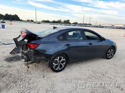 Trzecie zdjęcie samochodu z tyłu: 2020 KIA FORTE LXS VIN:3KPF24AD9LE242603 - miniatura