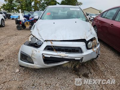Piąte zdjęcie samochodu w środku: 2014 CHEVROLET SONIC LT VIN:1G1JC5SGXE4105169 - miniatura