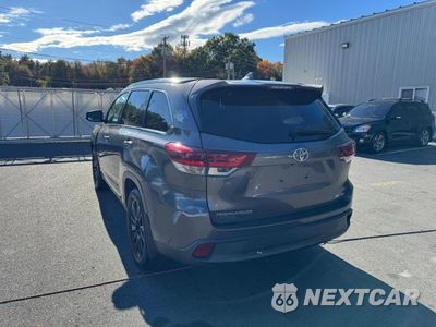 Drugie zdjęcie samochodu z przodu: 2019 TOYOTA HIGHLANDER SE VIN:5TDJZRFH0KS617801 - miniatura
