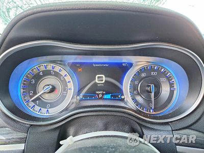 Zdjęcie 9 z 12 samochodu: 2019 CHRYSLER 300 TOURING VIN:2C3CCAAG2KH548879 - miniatura