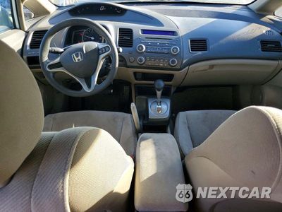 Zdjęcie 8 z 12 samochodu: 2010 HONDA CIVIC LX VIN:19XFA1F5XAE075166 - miniatura