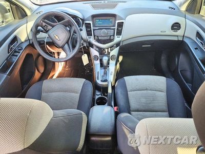 Zdjęcie 8 z 12 samochodu: 2013 CHEVROLET CRUZE LS VIN:1G1PA5SG4D7212036 - miniatura
