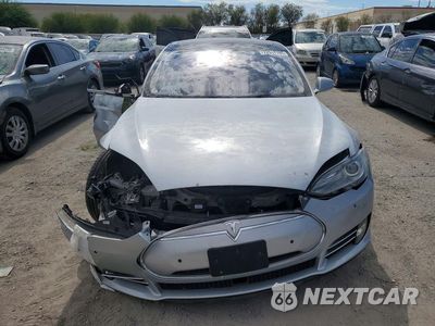 Piąte zdjęcie samochodu w środku: 2014 TESLA MODEL S VIN:5YJSA1H17EFP49931 - miniatura
