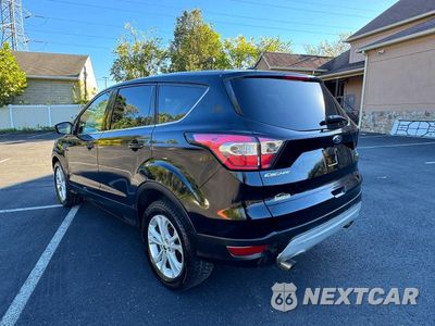 Drugie zdjęcie samochodu z przodu: 2017 FORD ESCAPE SE VIN:1FMCU9GD4HUC71190 - miniatura