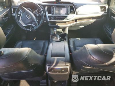Zdjęcie 8 z 13 samochodu: 2018 TOYOTA HIGHLANDER LIMITED VIN:5TDDZRFH6JS809753 - miniatura