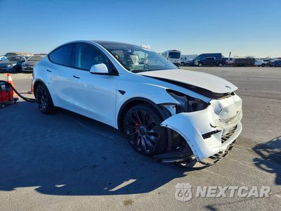Czwarte zdjęcie samochodu z boku: 2024 TESLA MODEL Y VIN:7SAYGDEF3RF089261 - miniatura