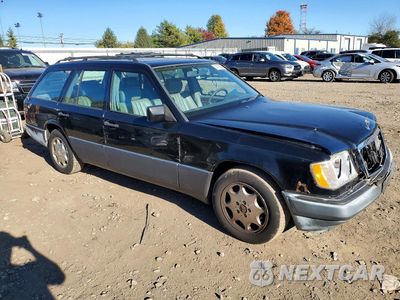 Czwarte zdjęcie samochodu z boku: 1995 MERCEDES-BENZ E 320 VIN:WDBEA92E8SF305759 - miniatura
