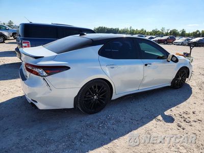 Trzecie zdjęcie samochodu z tyłu: 2022 TOYOTA CAMRY XSE V6 VIN:4T1KZ1AK8NU061533 - miniatura