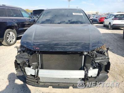 Piąte zdjęcie samochodu w środku: 2025 AUDI RS Q8 VIN:WU1ARBF11SD034971 - miniatura