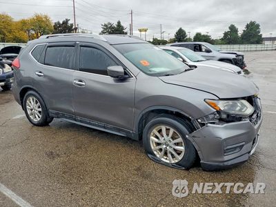 Czwarte zdjęcie samochodu z boku: 2017 NISSAN ROGUE SV VIN:5N1AT2MN3HC750267 - miniatura