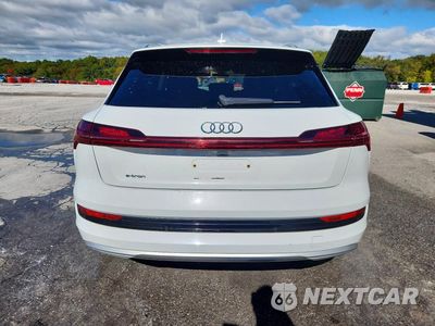 Zdjęcie 6 z 12 samochodu: 2019 AUDI E-TRON PREMIUM PLUS VIN:WA1LAAGEXKB022879 - miniatura