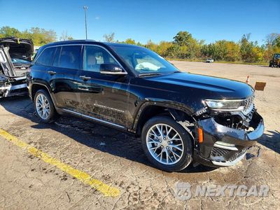 Czwarte zdjęcie samochodu z boku: 2022 JEEP GRAND CHEROKEE SUMMIT VIN:1C4RJHEGXN8554079 - miniatura
