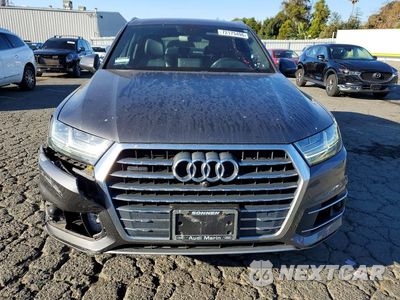 Piąte zdjęcie samochodu w środku: 2018 AUDI Q7 PREMIUM PLUS VIN:WA1LAAF74JD050490 - miniatura