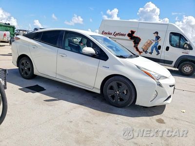 Czwarte zdjęcie samochodu z boku: 2017 TOYOTA PRIUS THREE TOURING VIN:JTDKARFU9H3043010 - miniatura