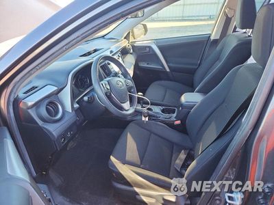 Zdjęcie 7 z 13 samochodu: 2018 TOYOTA RAV4 LE VIN:JTMBFREV8JJ198662 - miniatura