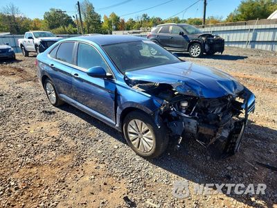 Czwarte zdjęcie samochodu z boku: 2019 VOLKSWAGEN JETTA S VIN:3VWC57BU4KM069584 - miniatura