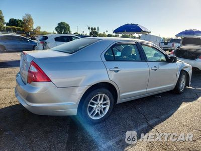 Trzecie zdjęcie samochodu z tyłu: 2010 FORD FUSION S VIN:3FAHP0GA2AR257729 - miniatura