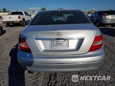 Zdjęcie 6 z 12 samochodu: 2014 MERCEDES-BENZ C 250 VIN:WDDGF4HB1EG249924 - miniatura