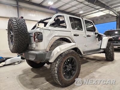 Trzecie zdjęcie samochodu z tyłu: 2022 JEEP WRANGLER UNLIMITED SAHARA 4XE VIN:1C4JJXP69NW153520 - miniatura