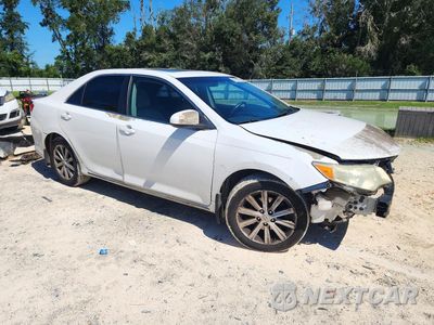 Czwarte zdjęcie samochodu z boku: 2014 TOYOTA CAMRY XLE VIN:4T4BF1FK9ER423408 - miniatura