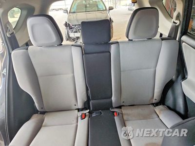 Zdjęcie 10 z 14 samochodu: 2018 TOYOTA RAV4 XLE VIN:JTMWFREV9JJ210111 - miniatura