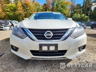 Piąte zdjęcie samochodu w środku: 2017 NISSAN ALTIMA 2.5 SR VIN:1N4AL3AP2HC148238 - miniatura