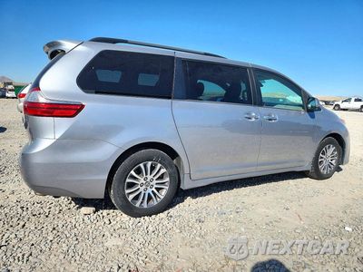 Trzecie zdjęcie samochodu z tyłu: 2018 TOYOTA SIENNA XLE 8-PASSENGER VIN:5TDYZ3DC9JS924370 - miniatura