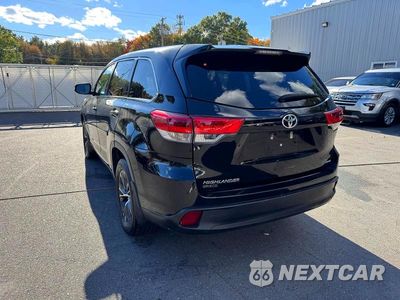 Drugie zdjęcie samochodu z przodu: 2018 TOYOTA HIGHLANDER LE VIN:5TDBZRFH9JS904623 - miniatura