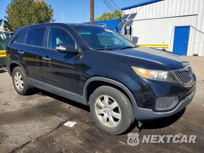 Czwarte zdjęcie samochodu z boku: 2012 KIA SORENTO LX VIN:5XYKT3A16CG213185 - miniatura