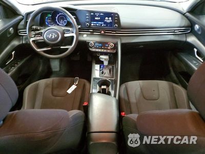 Zdjęcie 8 z 12 samochodu: 2023 HYUNDAI ELANTRA HYBRID BLUE VIN:KMHLM4AJ3PU045044 - miniatura