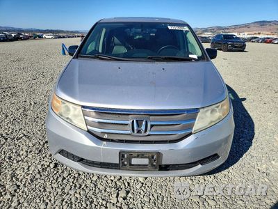 Piąte zdjęcie samochodu w środku: 2011 HONDA ODYSSEY EXL VIN:5FNRL5H66BB098959 - miniatura