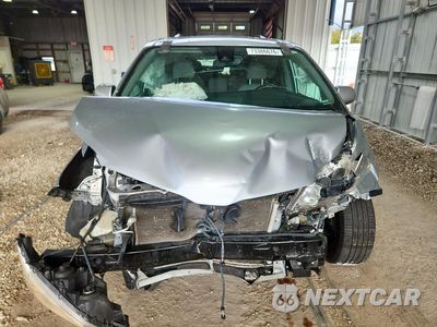 Piąte zdjęcie samochodu w środku: 2020 TOYOTA SIENNA XLE 8-PASSENGER VIN:5TDYZ3DC0LS039204 - miniatura