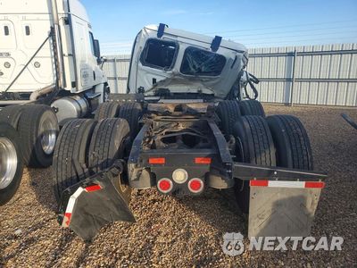 Zdjęcie 6 z 12 samochodu: 2016 FREIGHTLINER CASCADIA 1 - SEMI TRUCK VIN:1FUJGEBG2GLHA7060 - miniatura