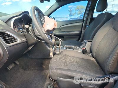 Zdjęcie 7 z 12 samochodu: 2014 DODGE AVENGER SE VIN:1C3CDZAG6EN165499 - miniatura