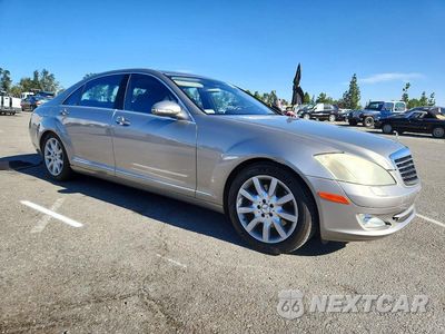 Czwarte zdjęcie samochodu z boku: 2007 MERCEDES-BENZ S 550 VIN:WDDNG71X27A070602 - miniatura
