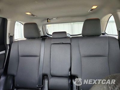 Zdjęcie 10 z 13 samochodu: 2016 TOYOTA HIGHLANDER LE VIN:5TDZARFH2GS021218 - miniatura