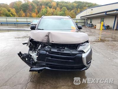 Piąte zdjęcie samochodu w środku: 2018 MITSUBISHI OUTLANDER SE VIN:JA4AZ3A3XJZ020588 - miniatura