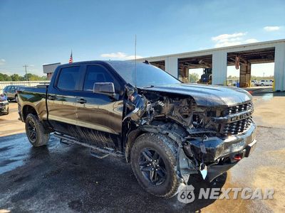 Czwarte zdjęcie samochodu z boku: 2021 CHEVROLET SILVERADO K1500 TRAIL BOSS CUSTOM VIN:1GCPYCEF8MZ168864 - miniatura