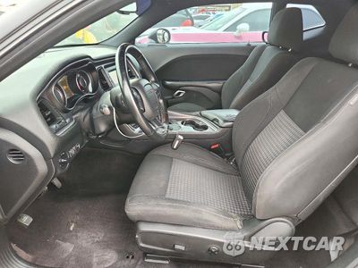 Zdjęcie 7 z 12 samochodu: 2016 DODGE CHALLENGER SXT VIN:2C3CDZAG0GH113636 - miniatura