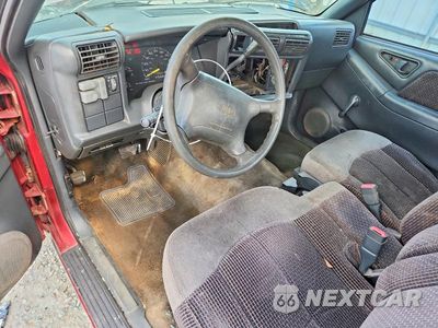 Zdjęcie 8 z 12 samochodu: 1997 GMC SONOMA VIN:1GTCS19X2V8505706 - miniatura