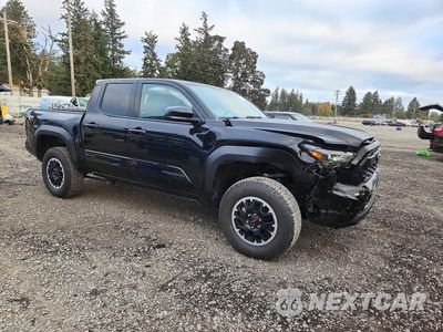 Czwarte zdjęcie samochodu z boku: 2025 TOYOTA TACOMA TRD OFF-ROAD VIN:3TMLB5JN4SM103999 - miniatura