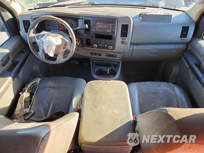 Zdjęcie 8 z 14 samochodu: 2020 NISSAN NV 3500 HD SV VIN:5BZBF0AA6LN851175 - miniatura
